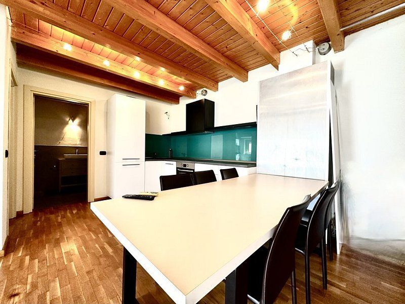 Apartament în Piața Unirii - renovat - mobilat și utilat - Poză 11