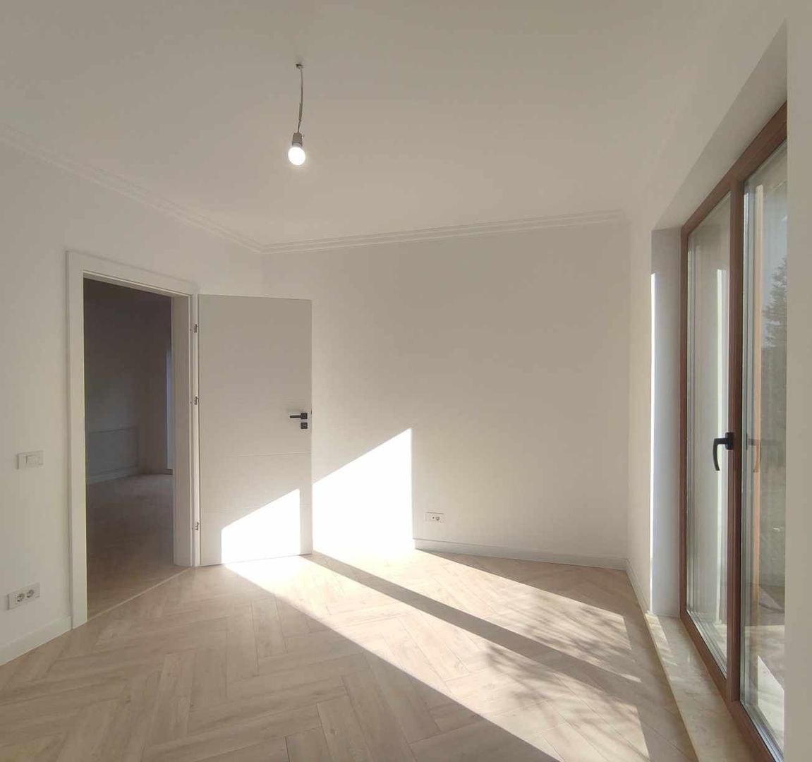 Vanzare apartament 3 camere cu gradina la 5 minute de metrou - Poză 10