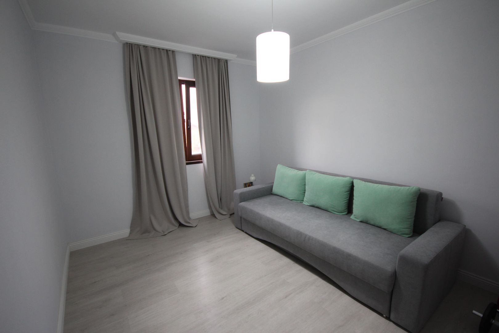 Modern si primitor - Poză 16