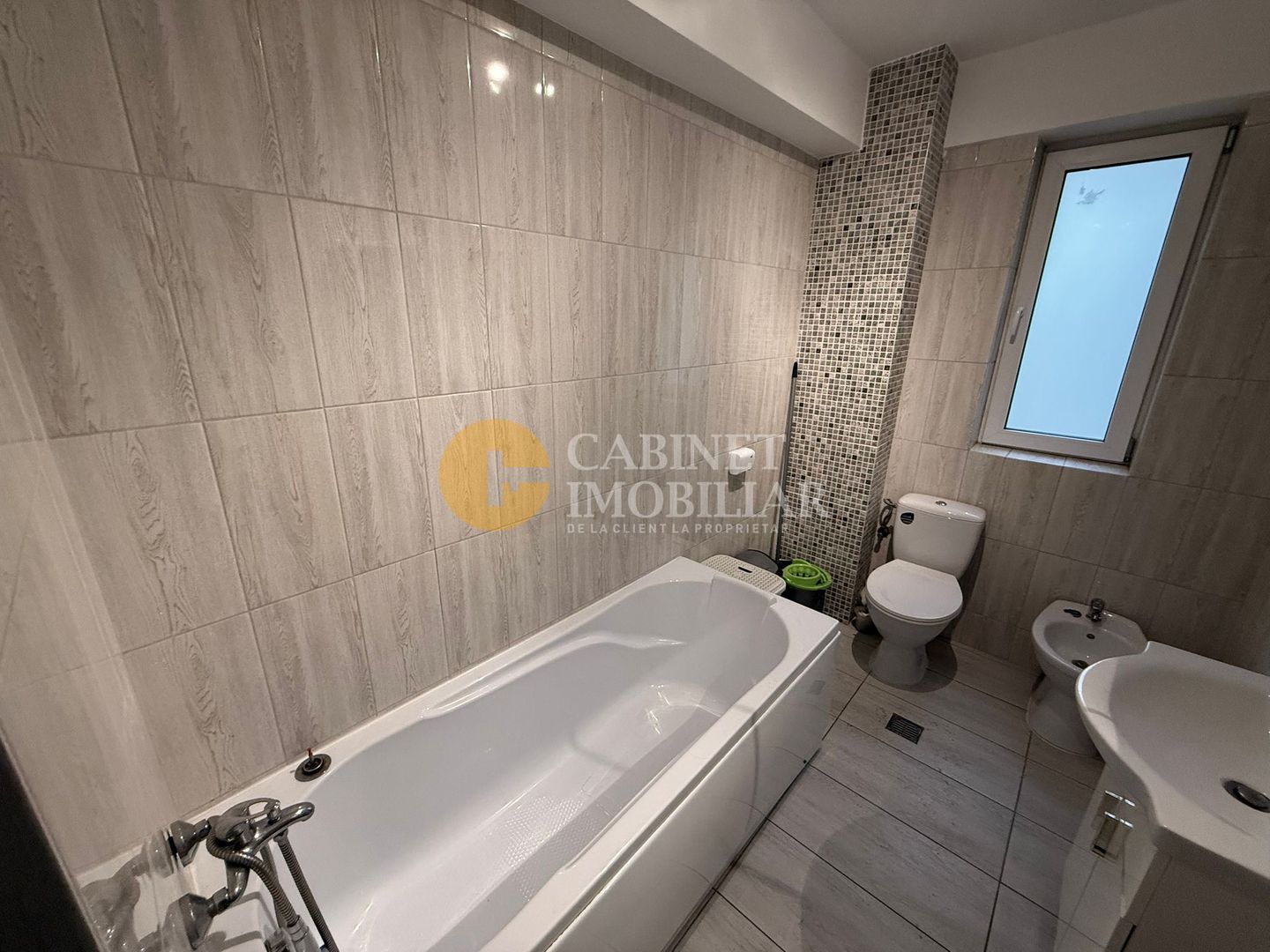 2 CAMERE DECOMANDAT - MOBILIAT/UTILAT  - BLOC NOU-  ZONA PLATOU GALATA - Poză 7