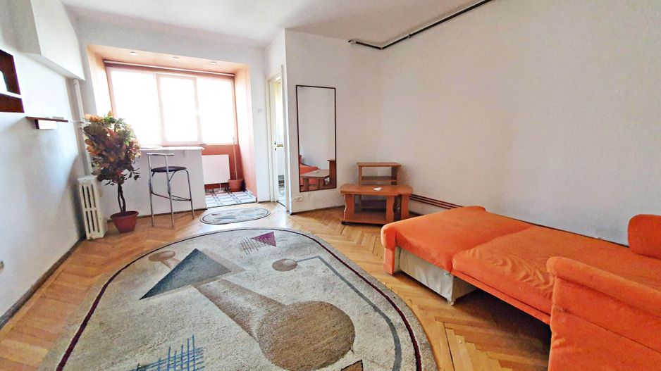 Calea Bucuresti, garsoniera cf I etaj 4/9 libera,semimobilata - Poză 5