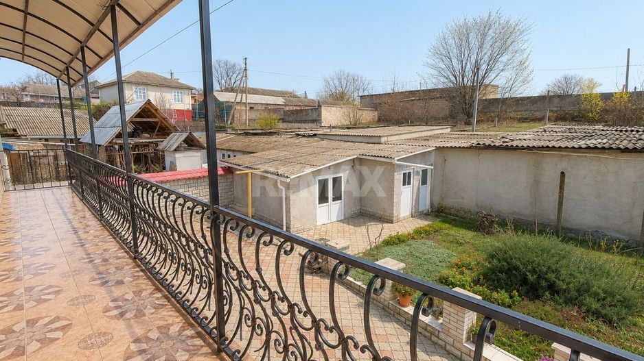 Casă 210 m² cu 5 dormitoare și teren 10 ari – Euroreparație | Drochia, str. Grigore Ureche - Poză 6