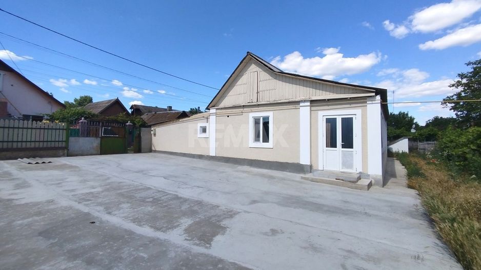 Casă de vânzare – 3 camere, teren generos 18 ari – Bulboaca, Anenii Noi - Poză 1