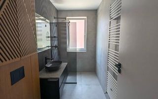 Apartament spațios și modern în Borhanci - Poză 8