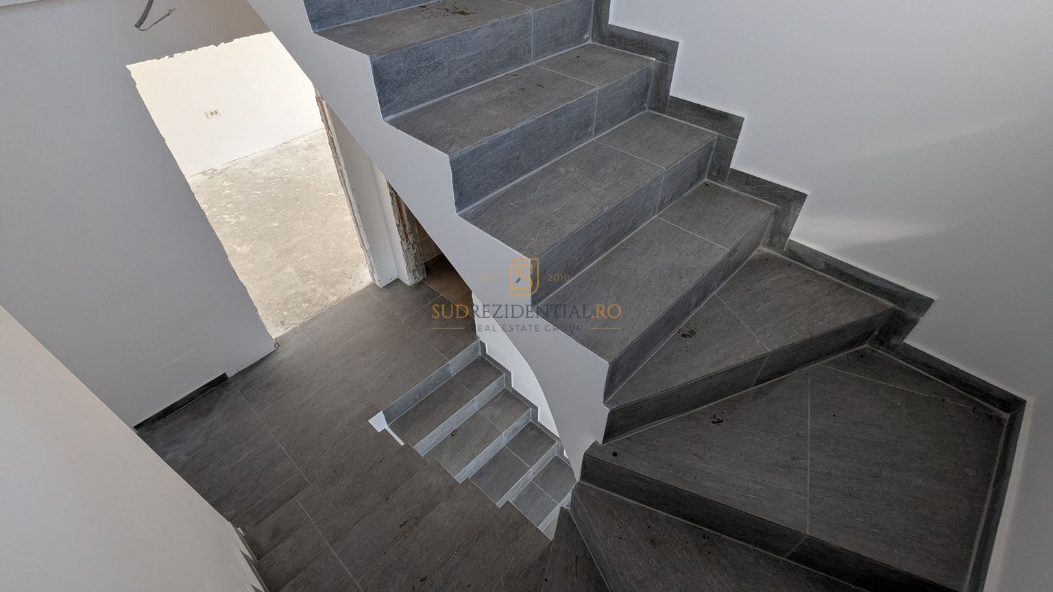 Vila excelenta tip duplex, P+1+Mansarda, Comuna Berceni - Poză 13