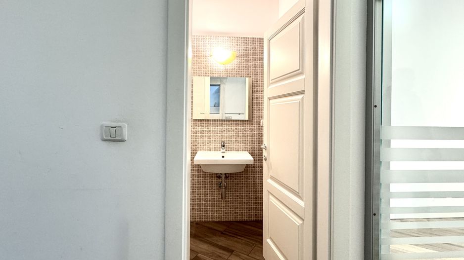 Spațiu Birou - Imobil complet renovat - Poză 9