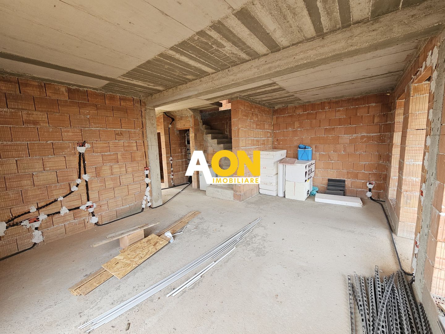 Casa la rosu, 4 camere, 3 bai, 339 mp teren, zona Valea Popii - Poză 10