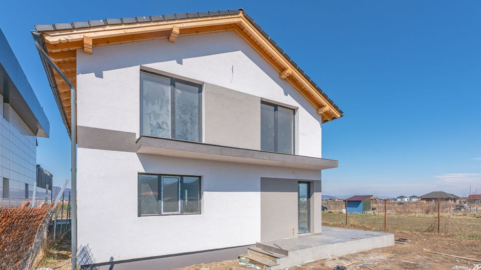 Casa individuala in Cristian compusa din 5 camere - Poză 2