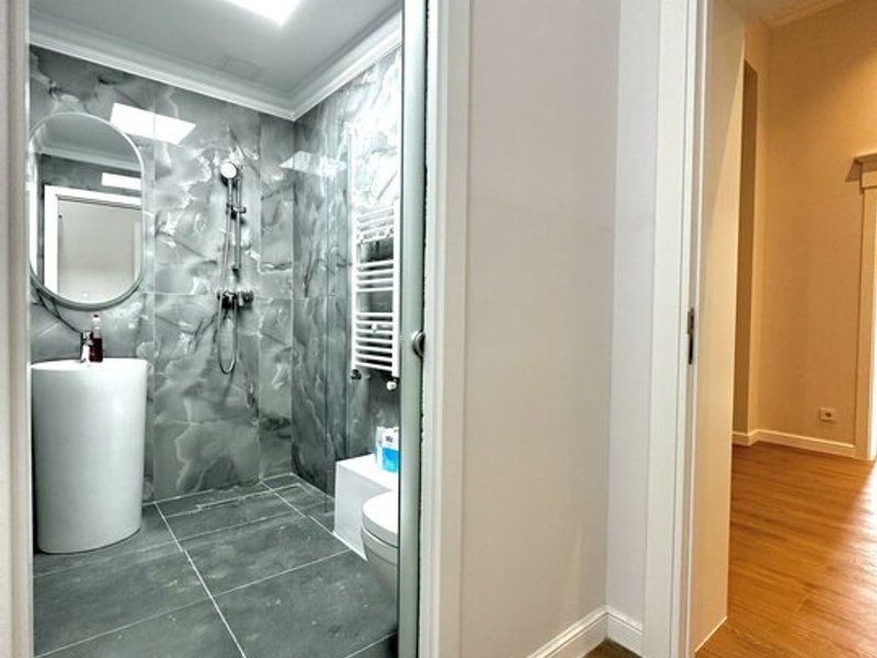 Magheru: 5 camere cu băi proprii – business regim hotelier care deja produce. - Poză 8