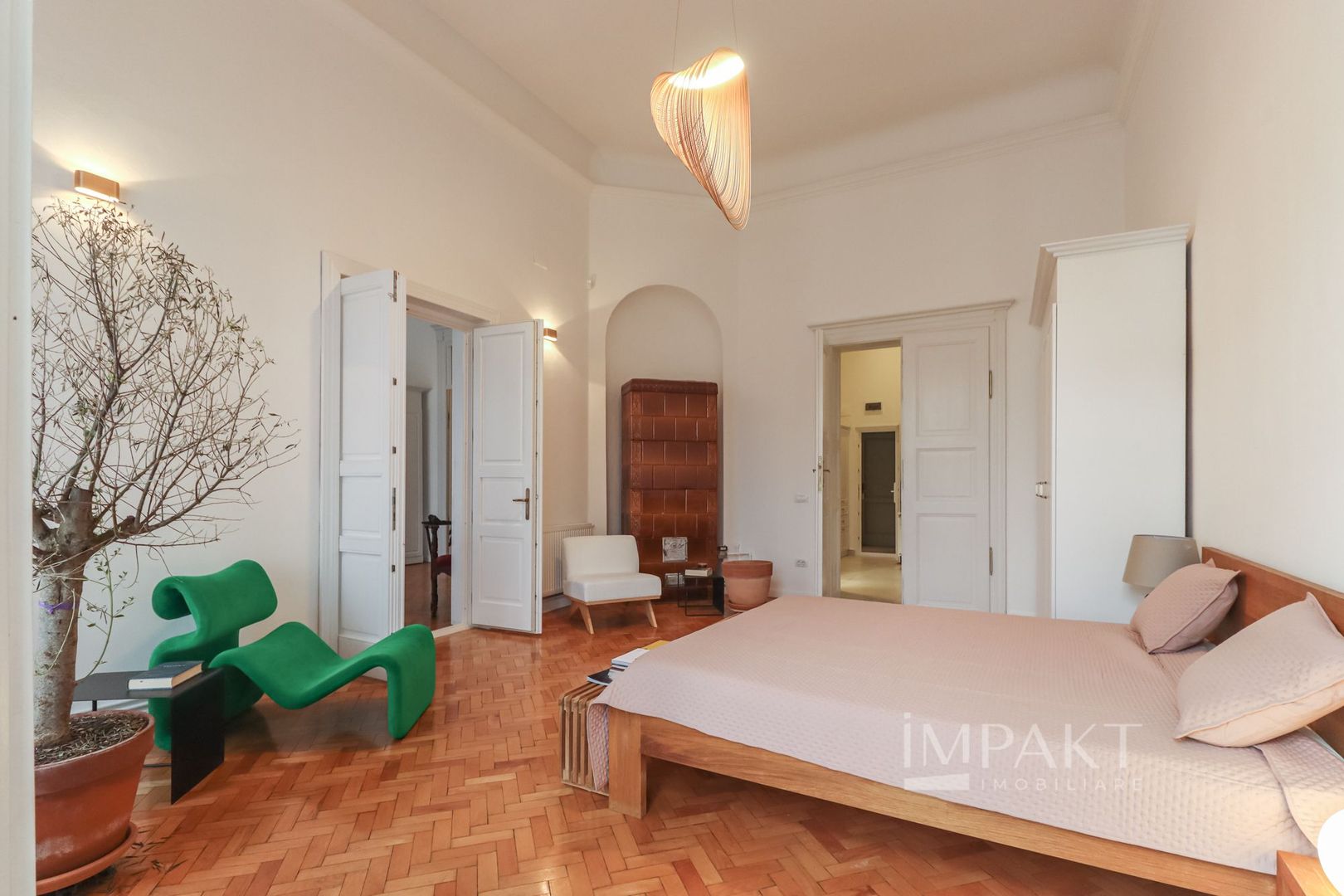 Apartament deosebit cu 4 camere in centrul orasului Cluj Napoca - Poză 8