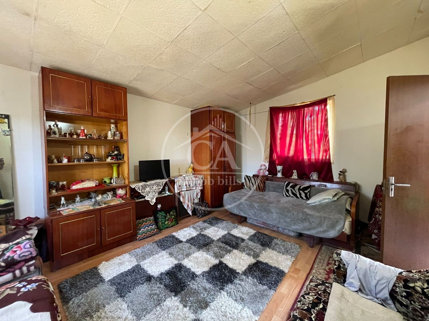 Casa de vanzare cu 2 camere in zona Sintelec, Bihor. - Poză 3