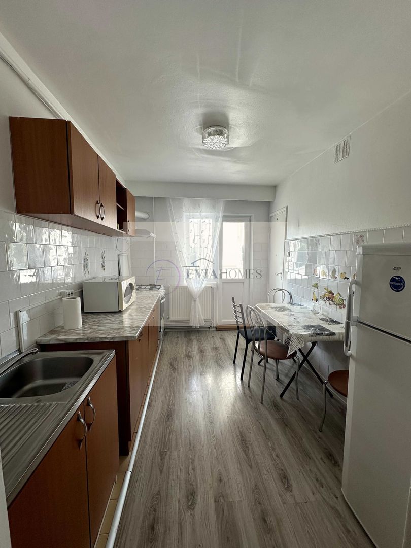 2 camere decomandate/ Zona Golden Tulip - Poză 1