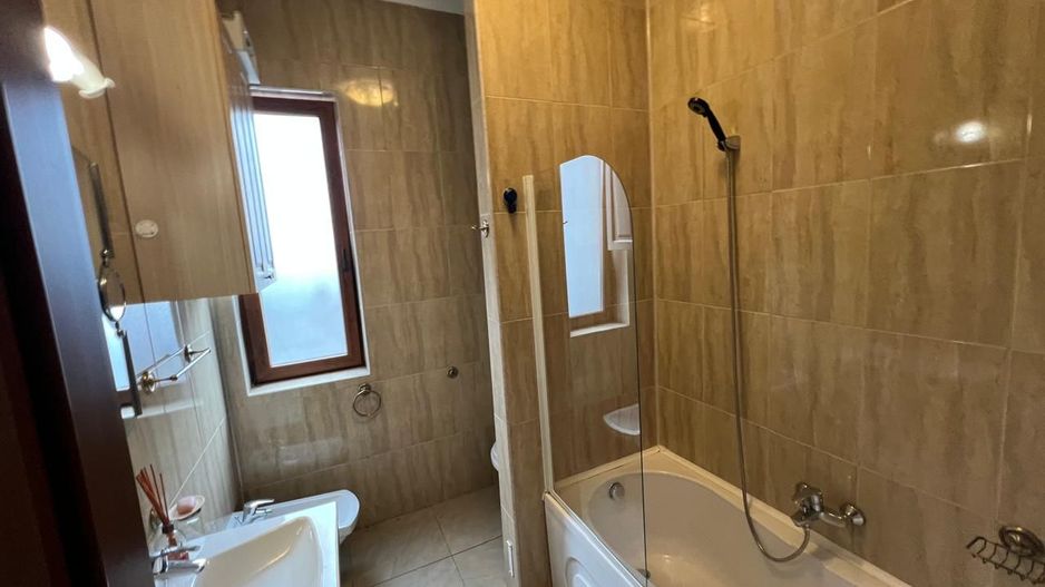 Apartament 3 camere, garaj si boxa - zona Centrala-Prefectura - Poză 33