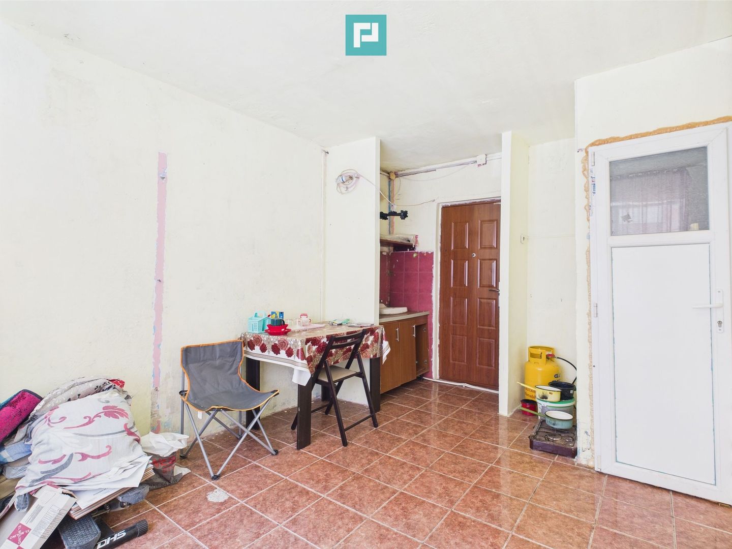 Garsonieră la parter zona UMT - Poză 2