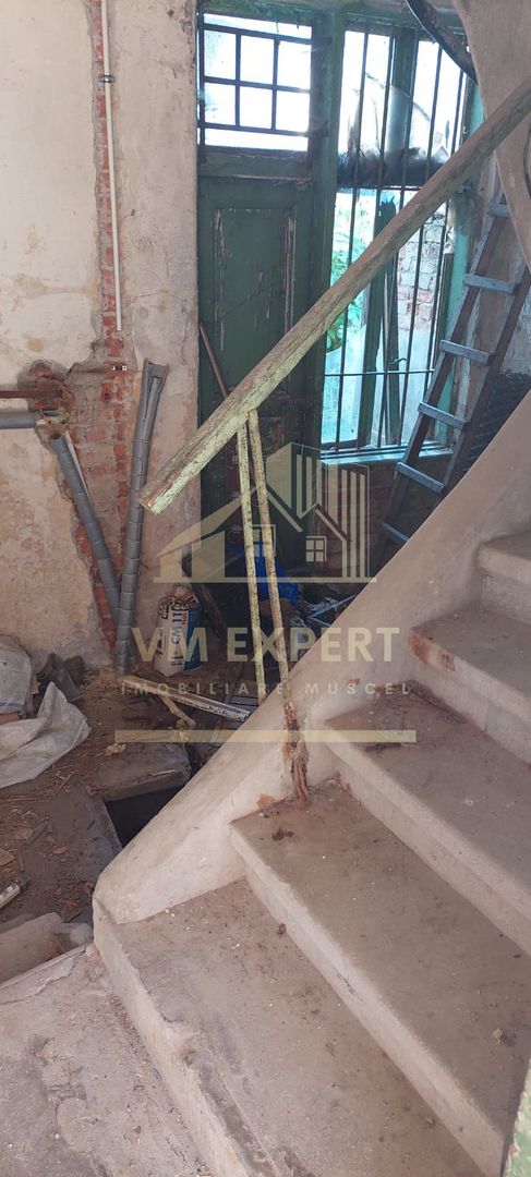 VILA 6 CAMERE, 126 MP, CENTRU CAMPULUNG - Poză 10