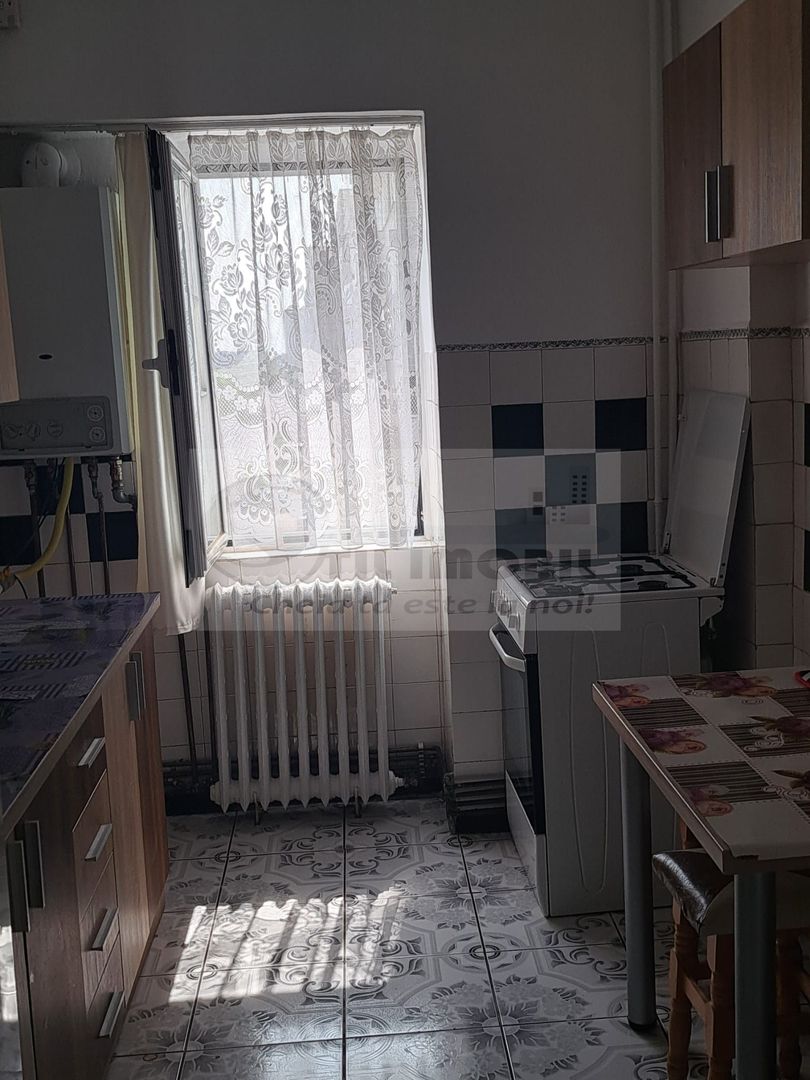 Apartament 3 Camere UMF - 450 euro - Poză 5