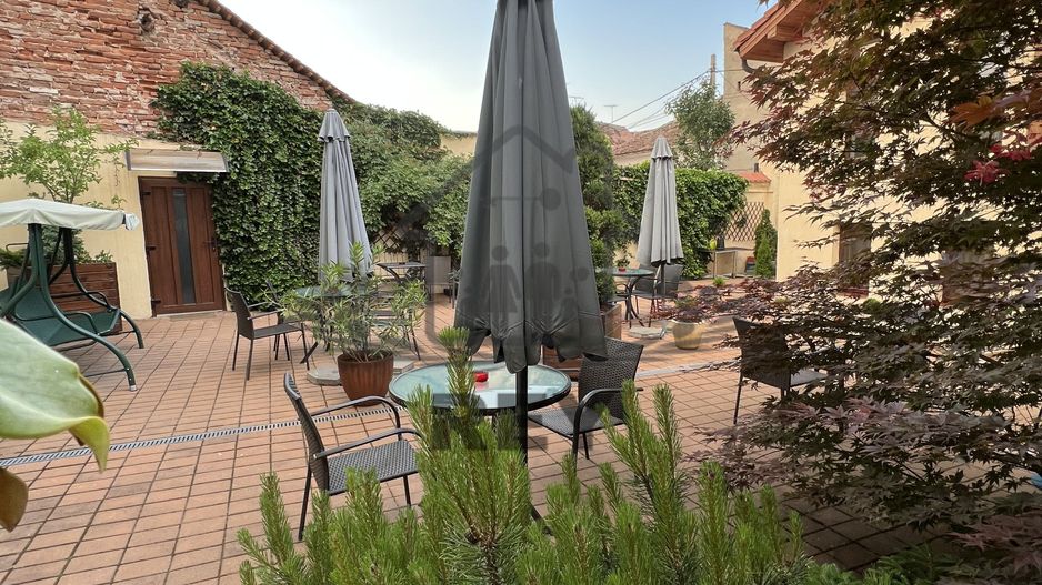 Vila de vanzare in zona Centrala/Orasul de jos - Poză 54