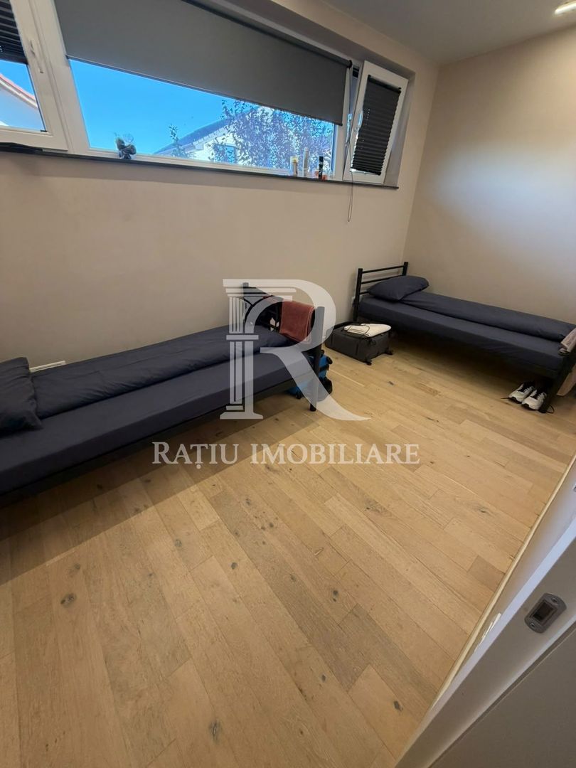 Casa cu 5 camere | Cartierul Tineretului | Oradea - Poză 9