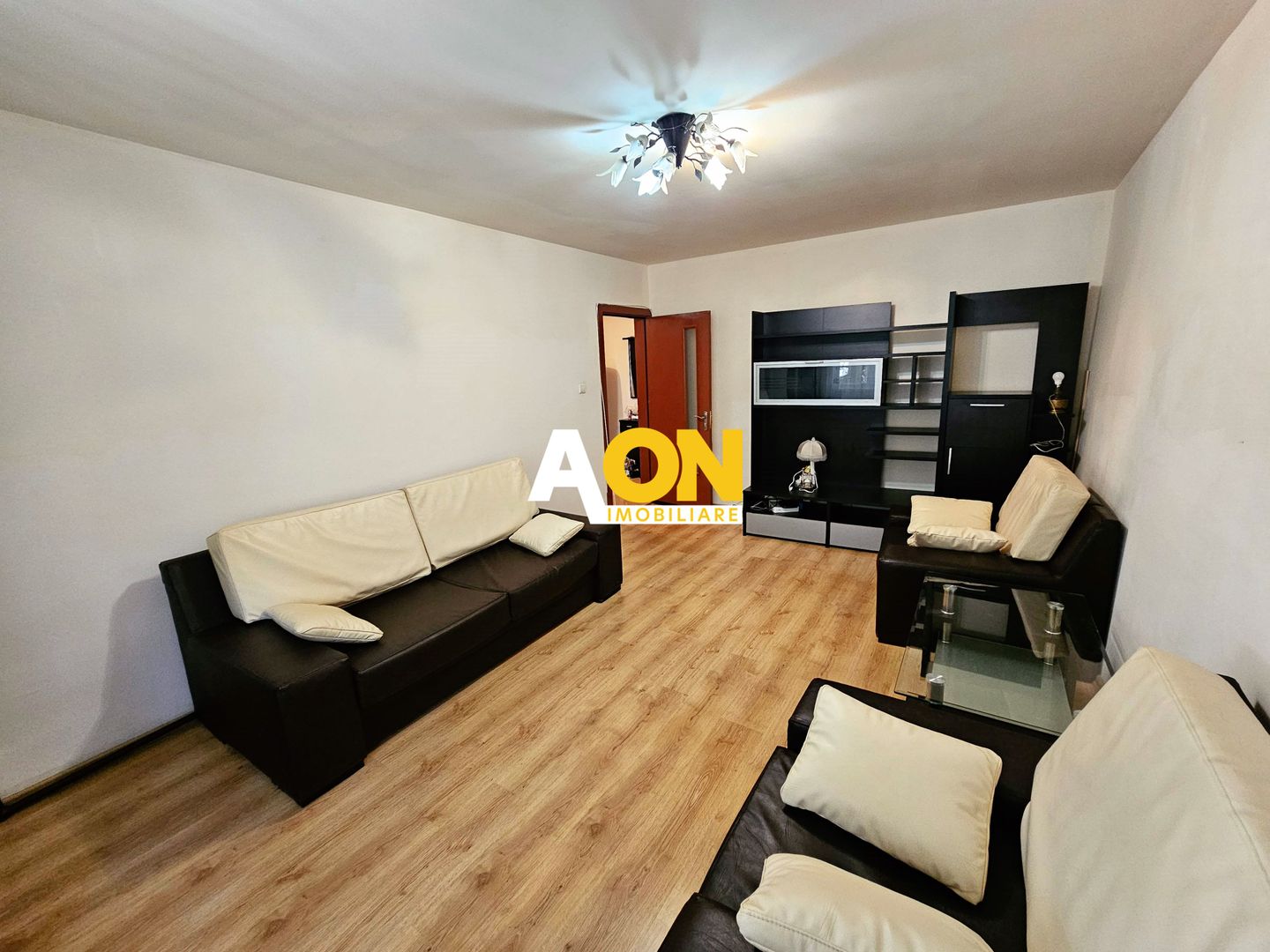 Apartament 3 camere, 2 bai, etaj1, Cetate, zona Kaufland - Poză 3