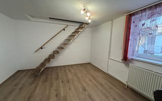 Apartament pe 2 niveluri, intabulat,  Zona Stefan cel mare - Poză 3