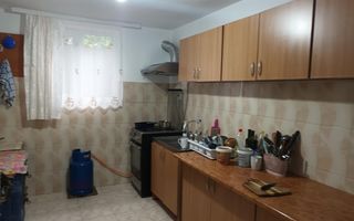 Casa , P+1+teren, 108 mp,Zona  Baisa ,teren 10000 mp,pret 150000 Euro - Poză 5