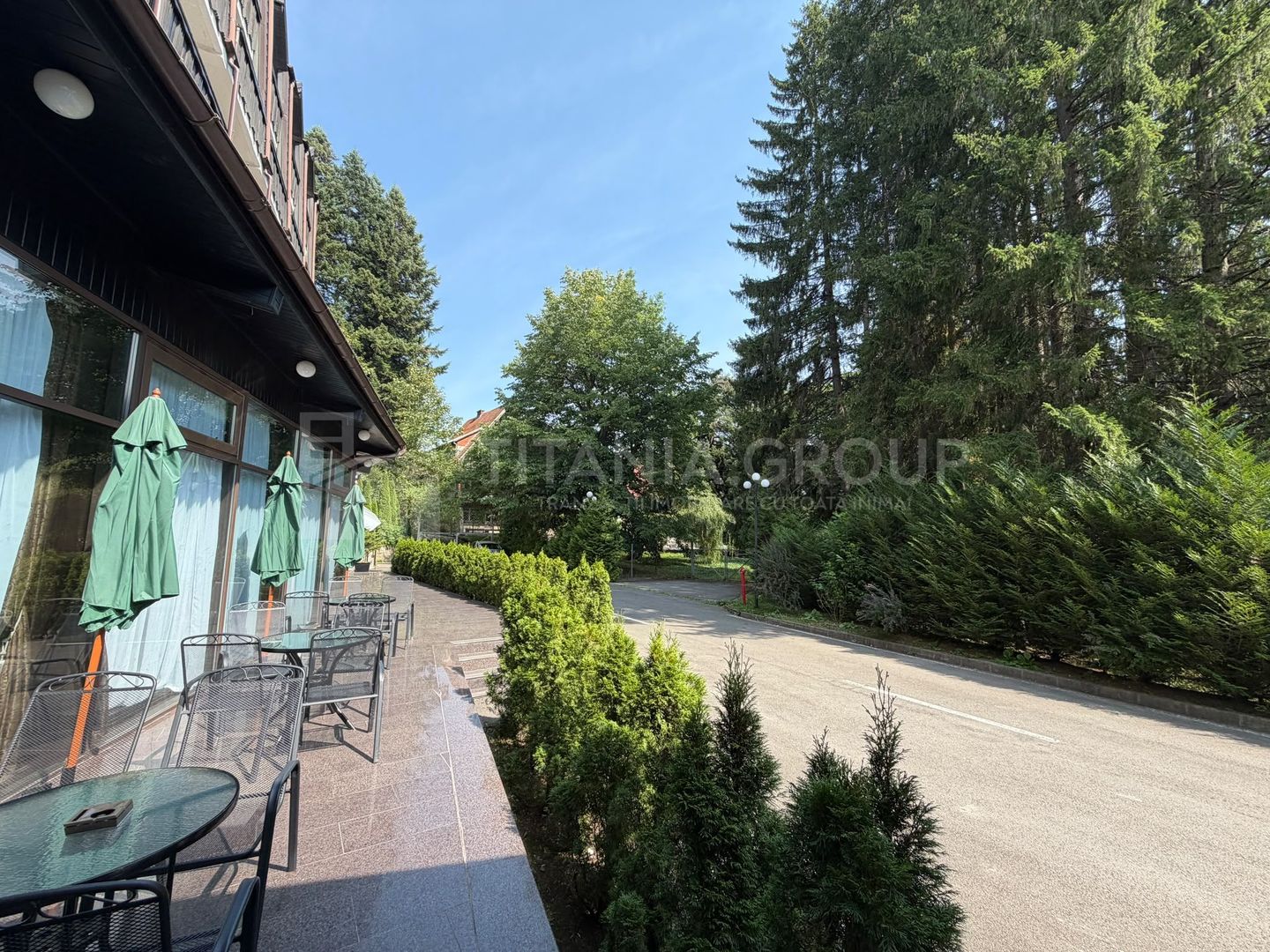 Hotel 4 stele, complet echipat, 85 camere, teren 5000 mp - Predeal - Poză 5