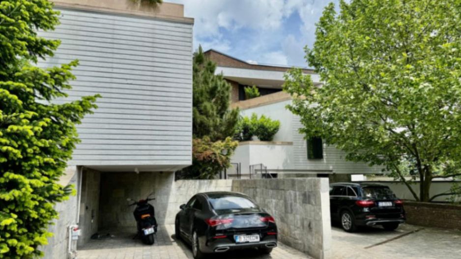 Refined Luxury Residence | Exclusive Villa with Private Spa - Poză 43