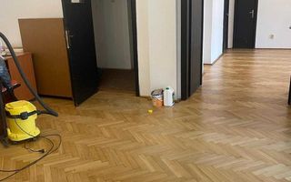 DE VÂNZARE APARTAMENT DE 3 CAMERE ZONA ULTRACENTRALĂ - Poză 4