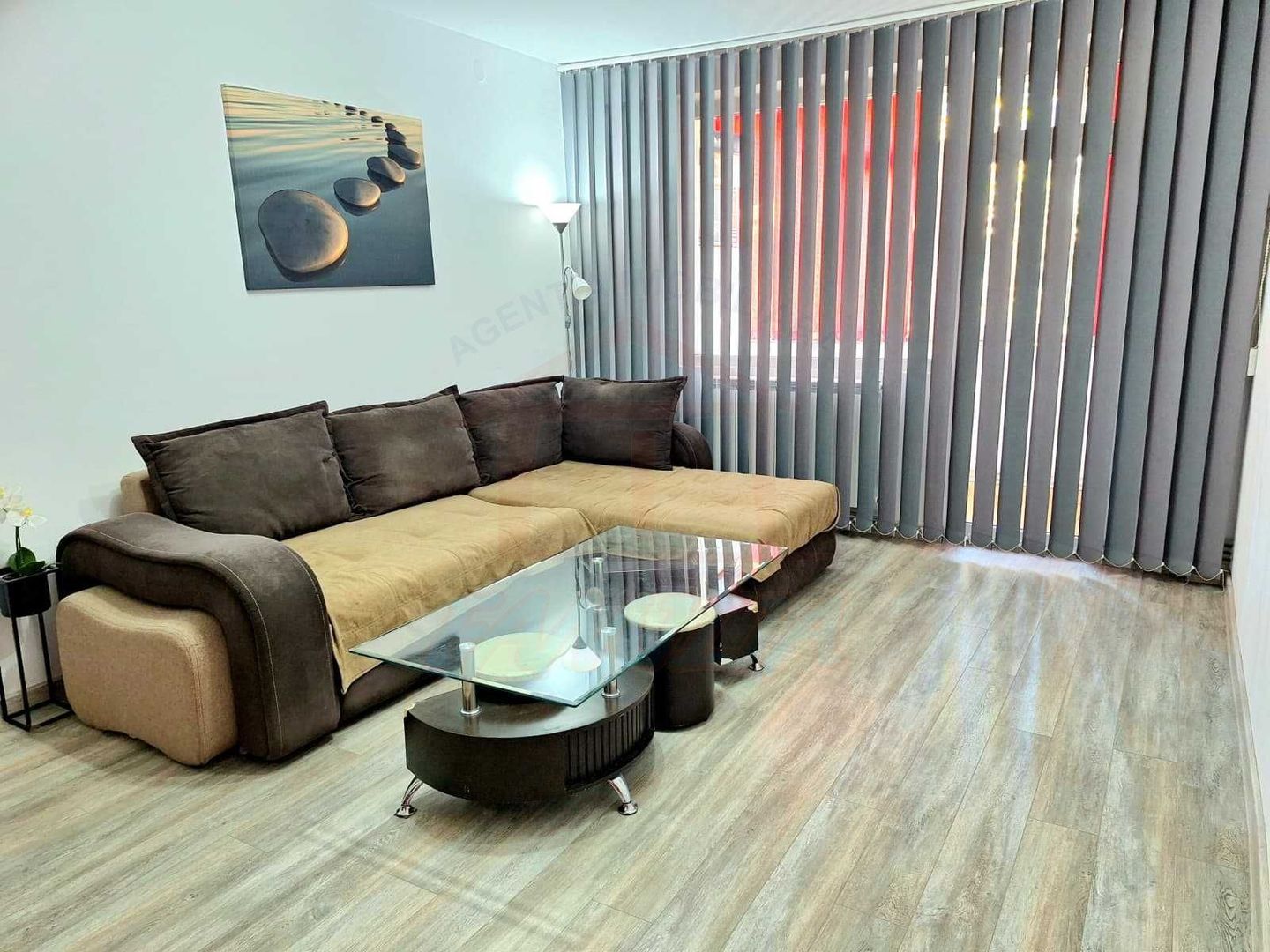 Vanzare apartament 3 camere, Micro 17, 60 mp, 88.000 EURO - Poză 1