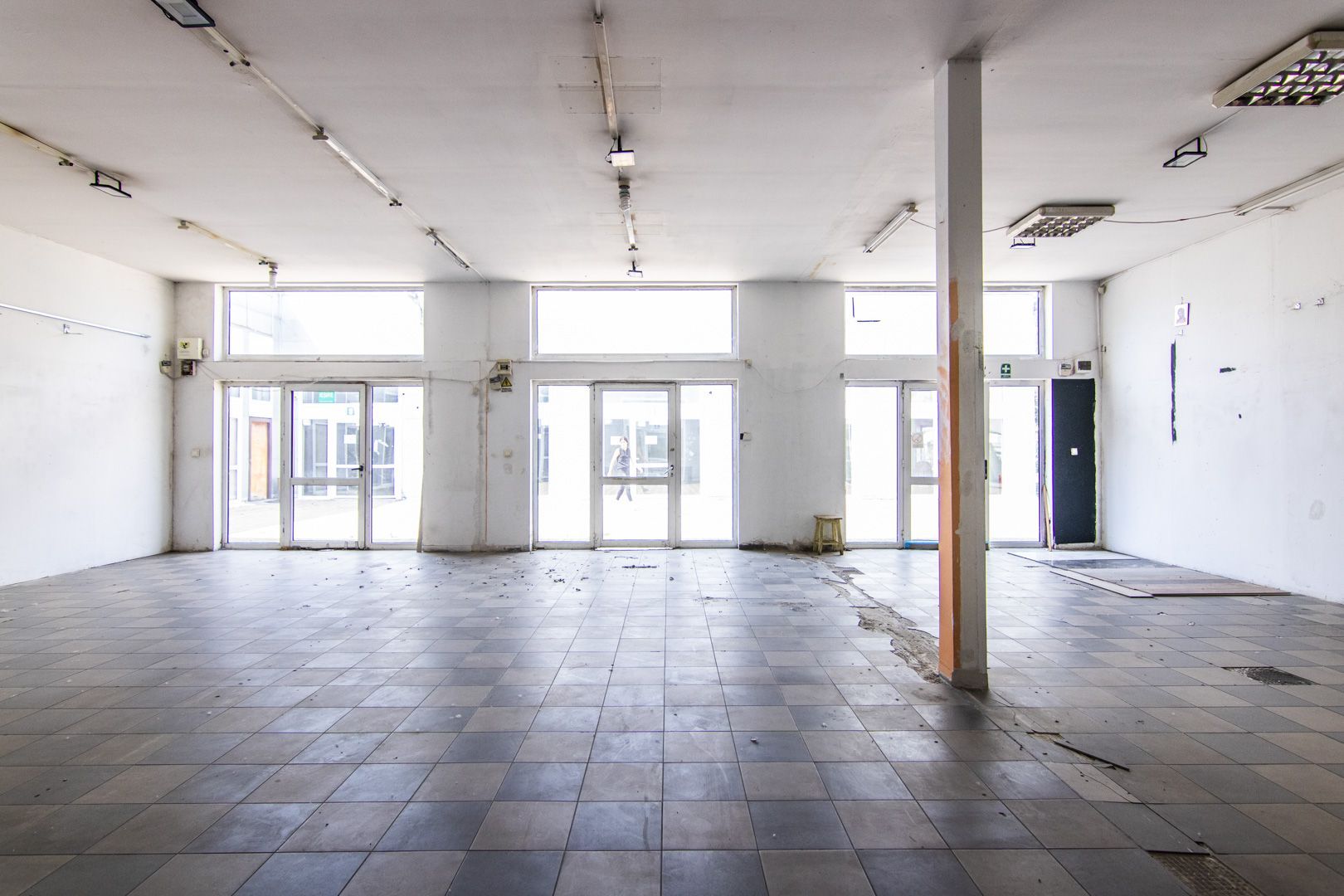 Spatiu Comercial | DE INCHIRIAT | Valea Cascadelor | Depozit | Showroom | Retail - Poză 4