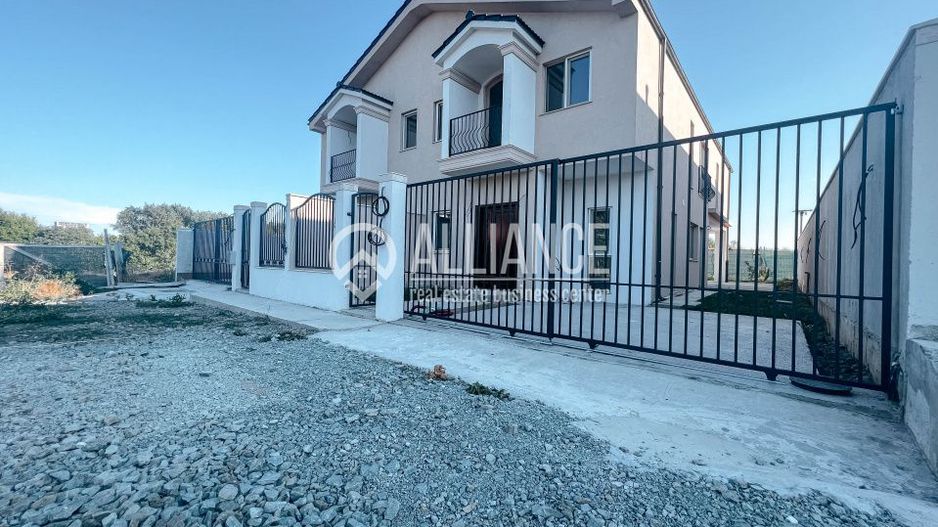 TOMIS PLUS (COD 05)Casa Premium Intr-un Cartier Nou  Liniste, - Poză 2