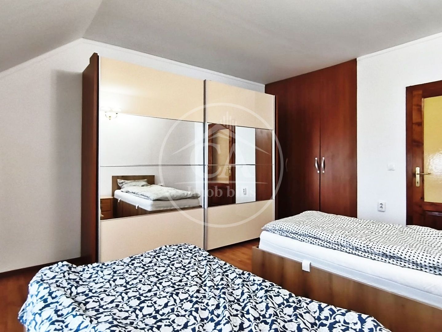 Casa de închiriat cu 6 camere în Cartierul Oncea, Oradea - Poză 3