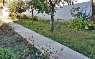 Casa de inchiriat, 2 camere, 250 mp teren, curte comuna, zona Centru - Poză 2