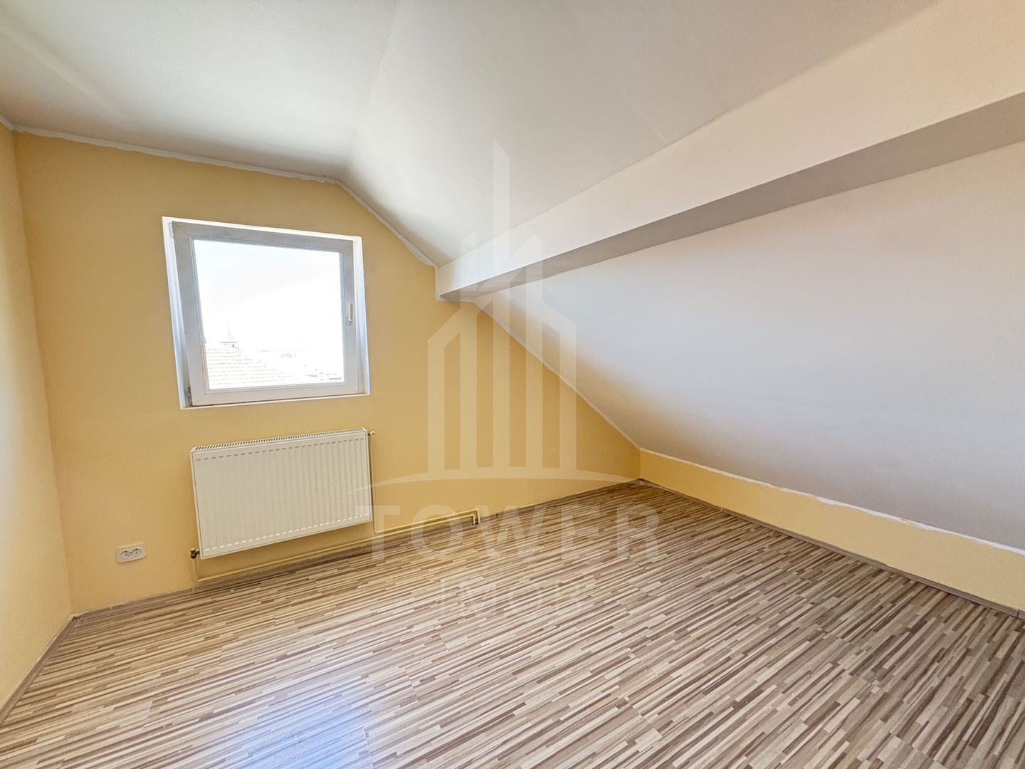 Apartament spațios la mansardă – 90 mp utili, preț excelent! Strada Negoveanu - Poză 2