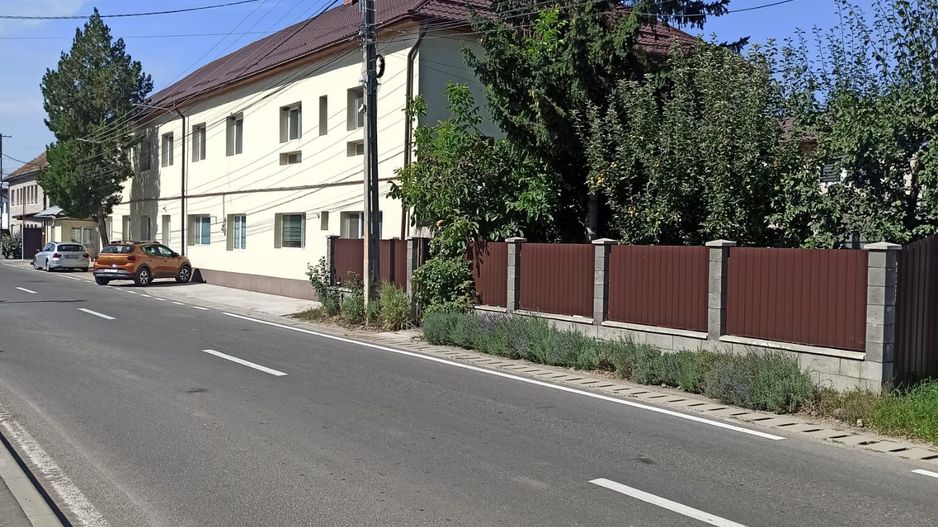 COMPLEX CU CASA DE LOCUIT  ZONA SANGEORGIU - Poză 1