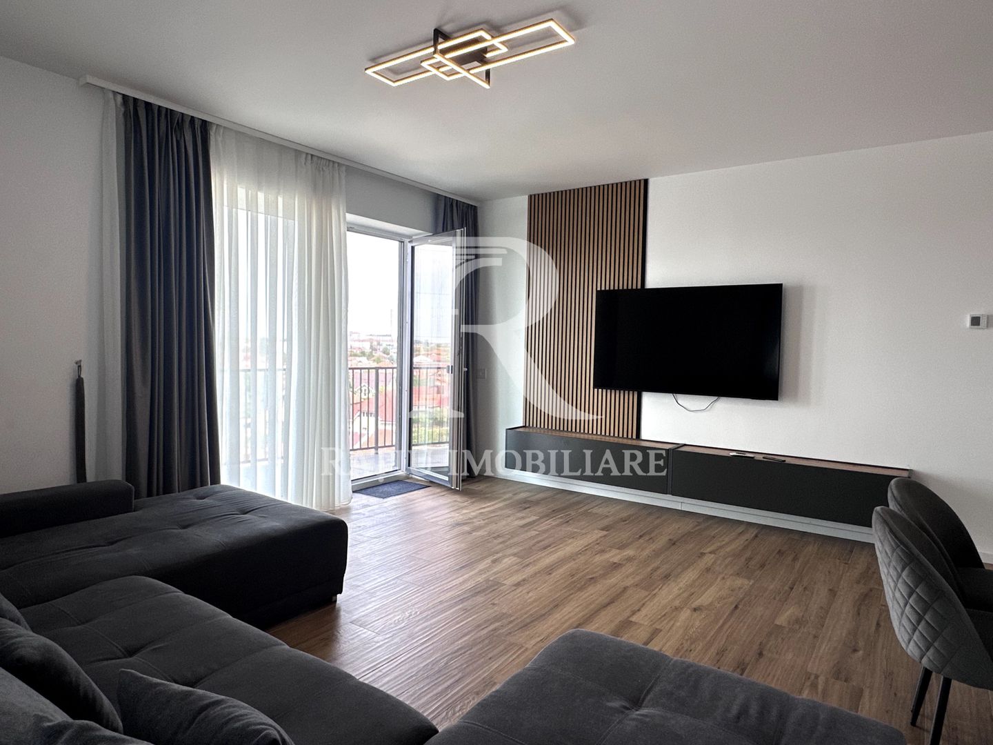 Apartament cu 3 camere | Prima Onestilor | Oradea - Poză 2