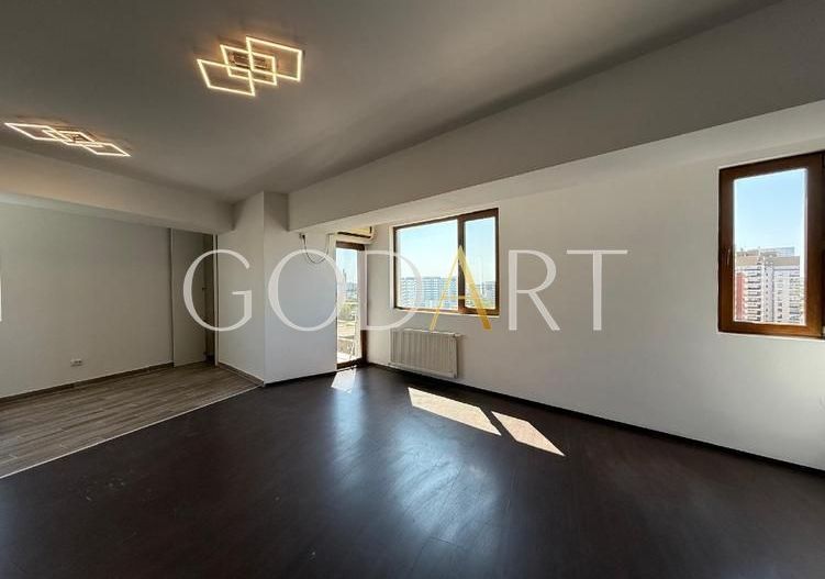 Oportunitate | Apartament doua camere | Vedere panoramica | Metrou - Poză 1