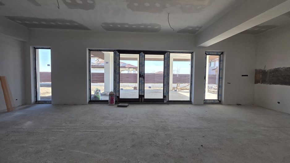 Casa in regim P+1ER de vanzare in Baltoesti - Poză 3