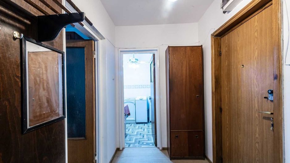 Inchiriez ap 2 camere, semi-decom, renovat, sector 6, 400 Euro/luna - Poză 1