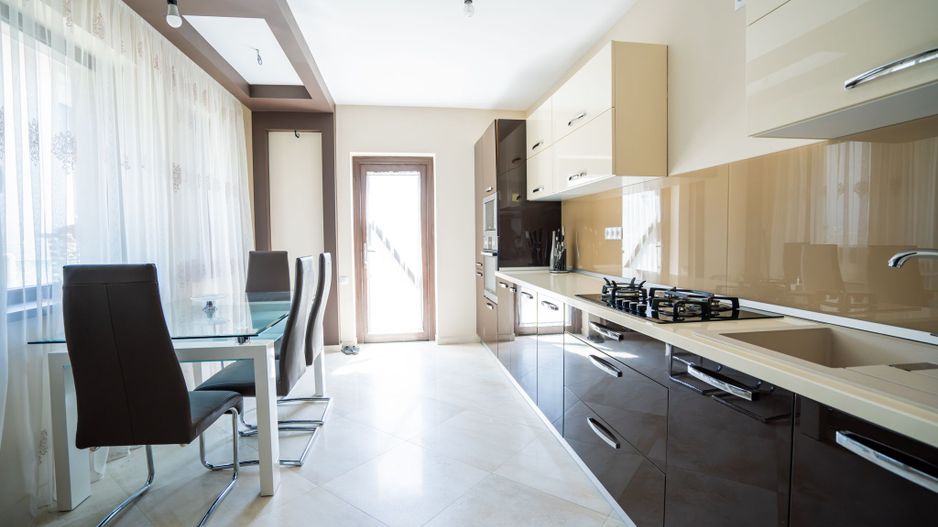 Casa Episcopia cu 774 mp teren, 4 dormotoare - Poză 4