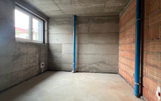 Casa zona Lunei, 5 camere + 3 bai, centrala proprie, rezidential sau birouri ! - Poză 46