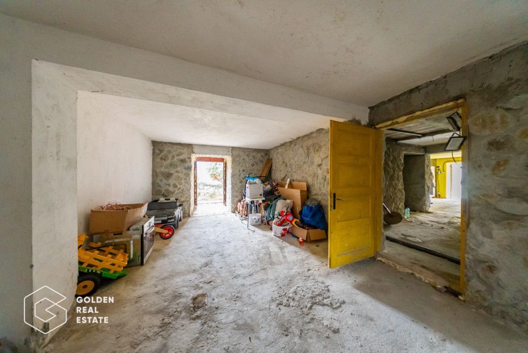 Casa D+P+E, teren 2200 mp, sat. Minis - Poză 28