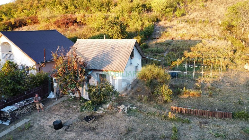 Casă în Vladiceni, comuna Tomesti, județul Iași - 3 camere, 1360 mp teren - Poză 1