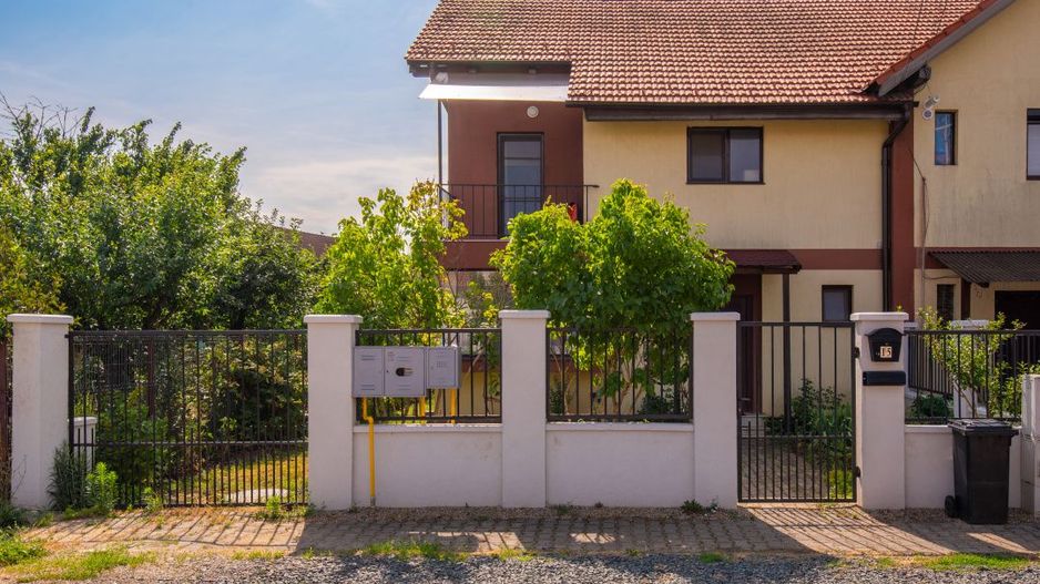 4 camere in triplex, teren 334 mp si terasa – Dumbravita, str. Magura - Poză 2