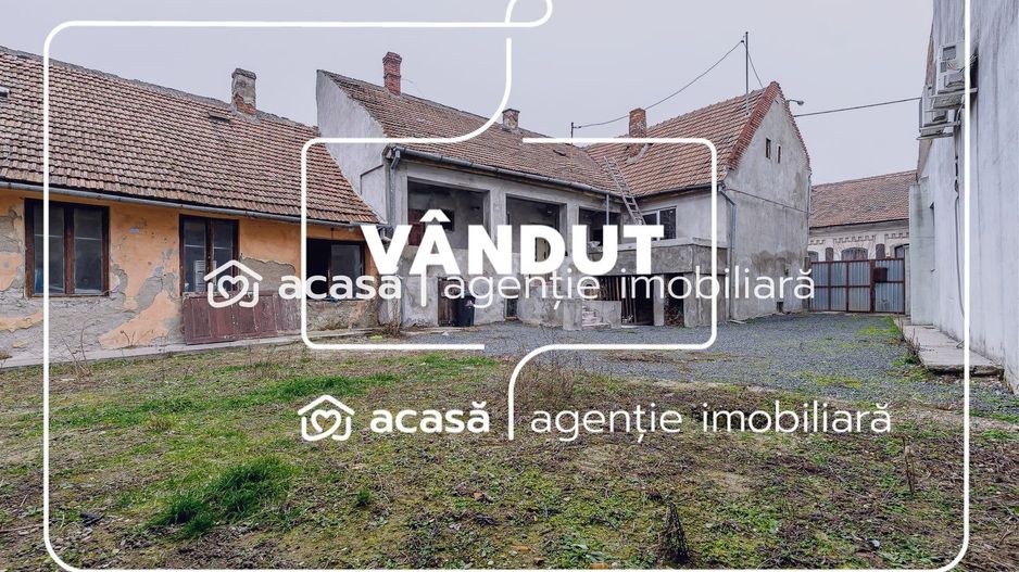 VANDUT! Casa din caramida - teren 612 mp - Centru Arad - COMISION 0% - Poză 1