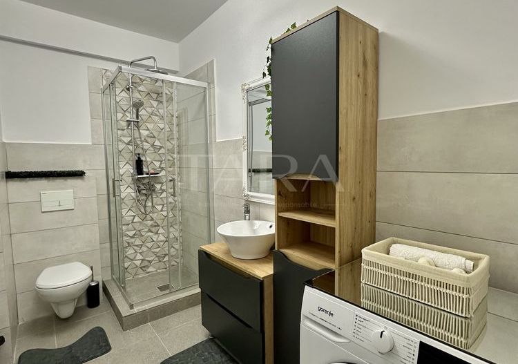 Apartament luminos. Finisat modern. Zonă liniștită. - Poză 6