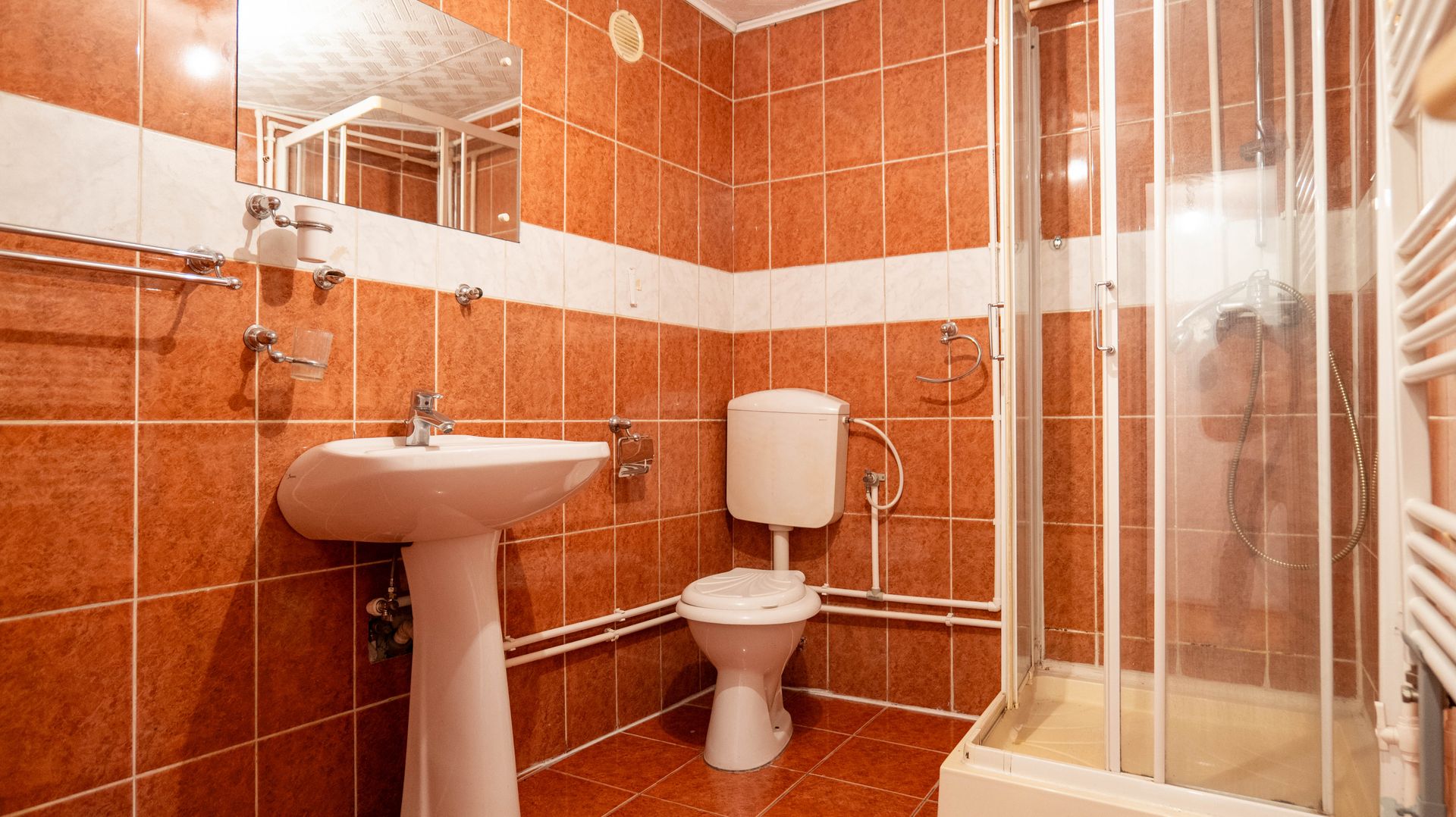 Casă de vânzare – 181 mp, 3 apartamente, 9 camere – București - Poză 31