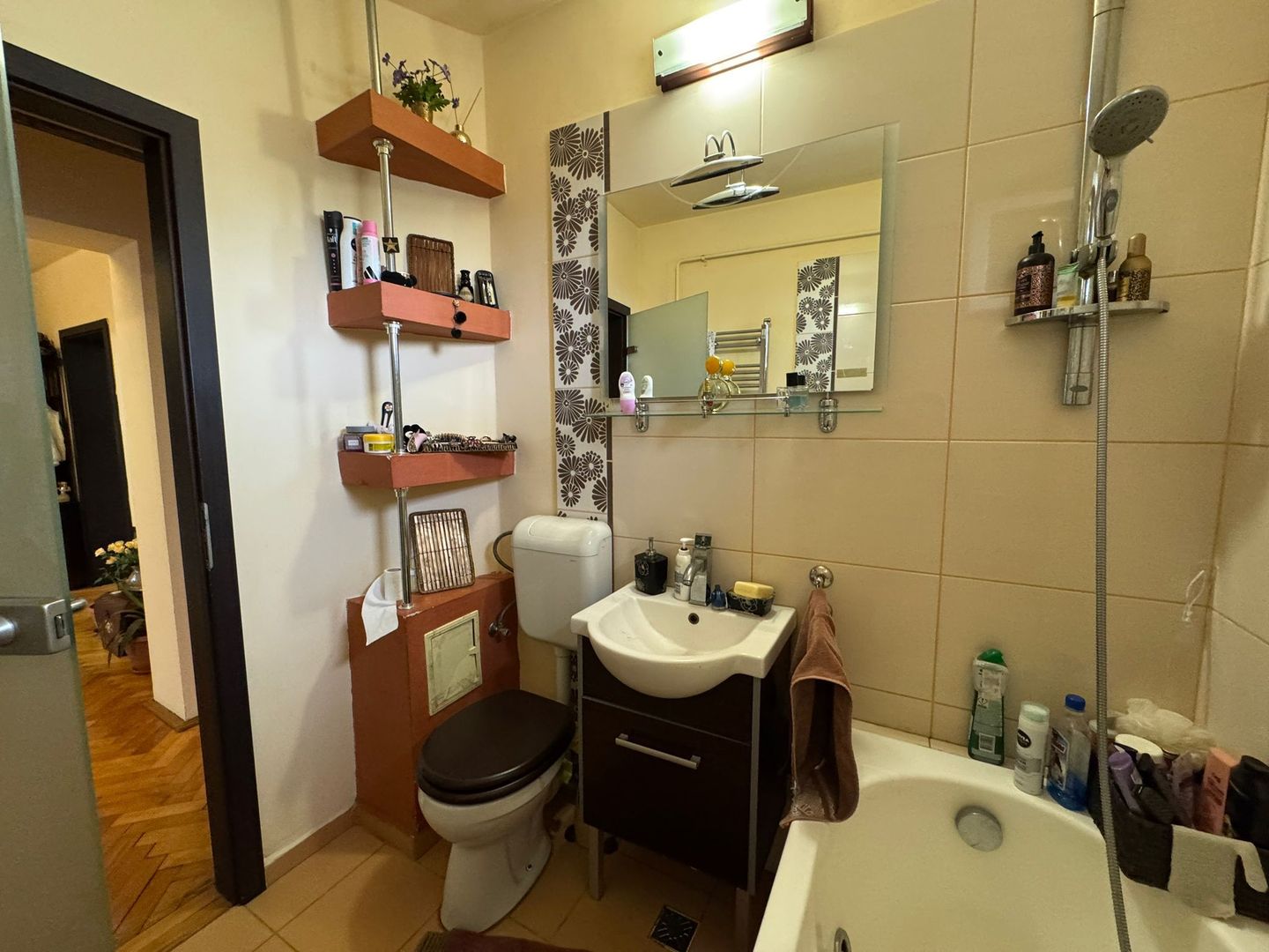 Decomandat si spatios - Poză 17