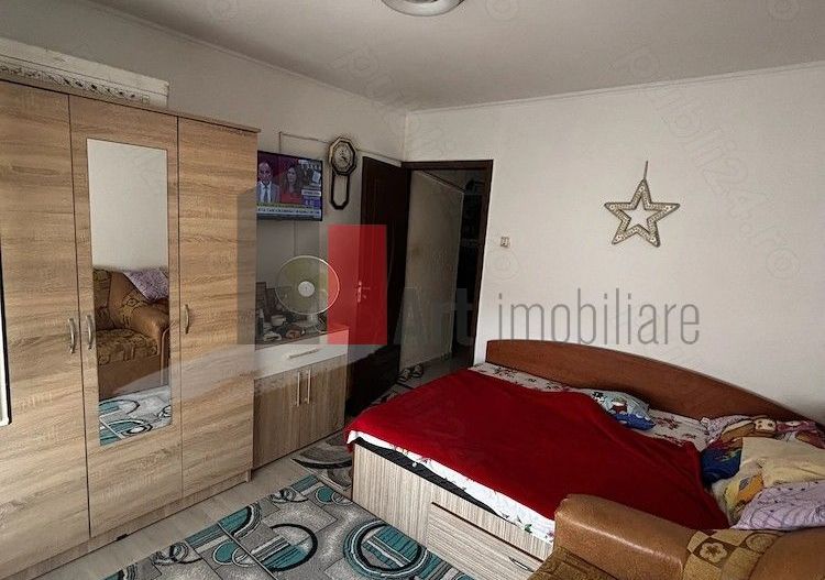 Vând apartament cu 3 camere și 2 băi în zona Militari - Poză 4