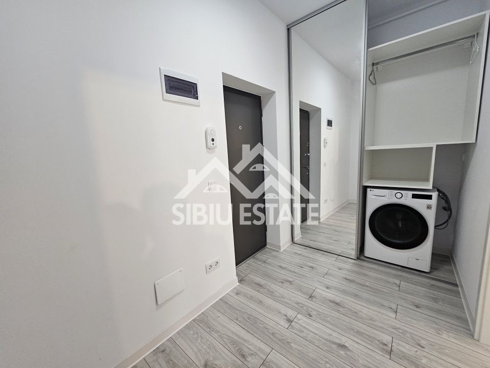 Studio 41 mp, balcon bucatarie separata , intabulata zona Brana - Poză 3